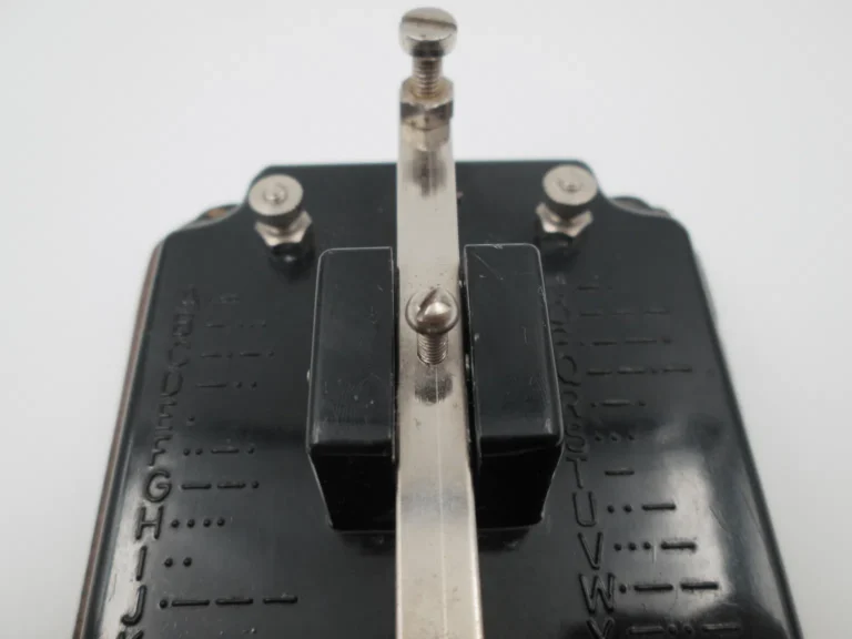 Read more about the article Z in morse code: understanding the encoding and practical uses